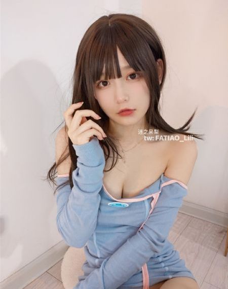 湖畔春光