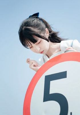 路边摊李采潭