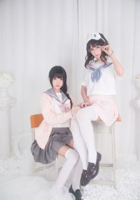 从天而降的女孩子从二楼掉下来了